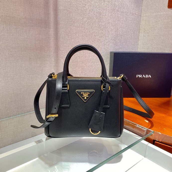 Prada_Borsa_Galleria_Sma